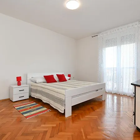 Apartman Mara *